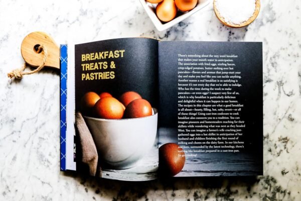 The Complete Cast Iron Cookbook: A Tantalizing Collection of... - Image 4